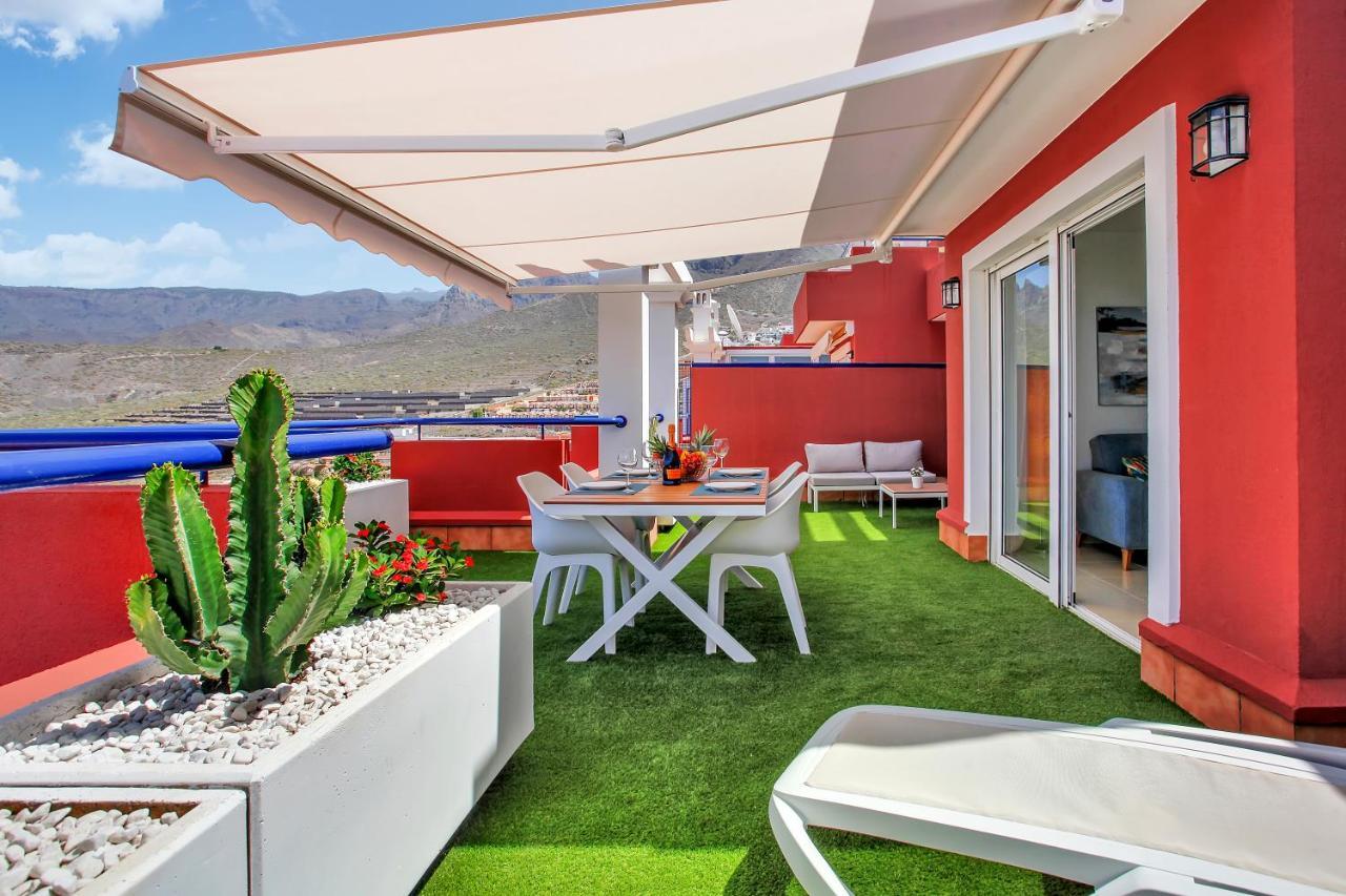 شقة أذيخي  في Wonderful View, Huge Terrace Solarium, Private Parking المظهر الخارجي الصورة